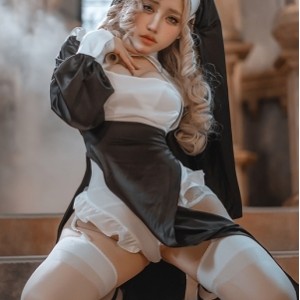 修女和神父的写真视频套图