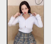 辉夜姬自拍视频大放送！V群Q群疯传新老资源，粉丝见面会惊喜不容错过！
