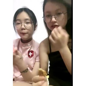 00后女孩直播秀：舌吻肥猪男，糟蹋自拍五小时