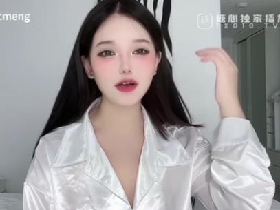“欲梦:13分钟滤镜自拍视频,蓝丝大长腿颤抖!粉丝幸运儿即将揭晓!”