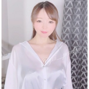 转载搬运人气樱花妹-yuipeachpie-of新宾馆弄秘书[1V+1.86G][百度盘]