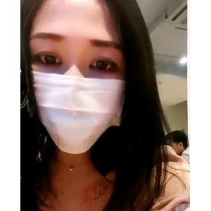 户外餐厅表演：不明液体盘出场，视频大小3V+2.2G