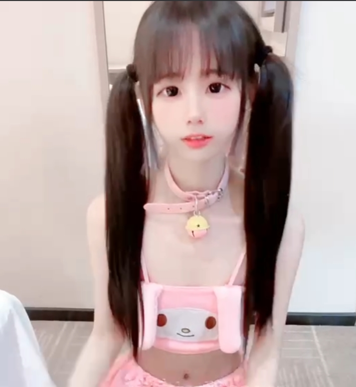 小雯宝宝:超幼齿露脸合法妹子,清纯妩媚放飞自我视频大放送!