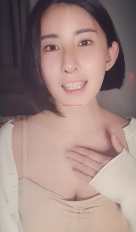 韩国主播ekgp0505劲爆甩奶按摩表演合集18G,H级丰乳胖臀御姐震撼登场!