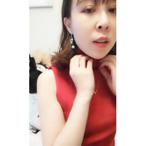 易直播2018大合集收藏：脚露脸丝袜，聊天第一视角，92V，42.73G，高二、19年、20年收藏