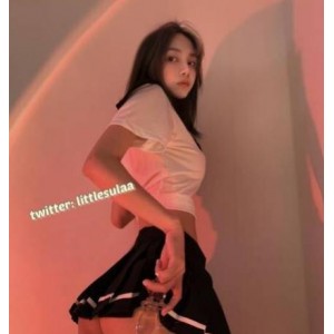 说，这套视频集合不仅是一份赚钱的资源，更是一部颜值、身材、眼睛等方面都极具吸引力的精选作品。快来感受Lilesulaa带来的视觉盛宴吧！