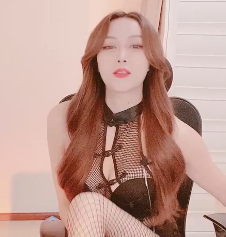 女王ANNVV(CNNANA)：108v155.2g，收藏191，珍藏无限