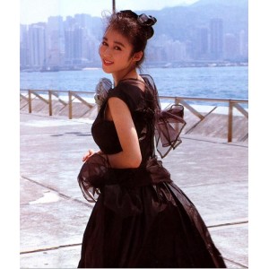 港风美女青山知可子带你领略90年代自行打包乐趣