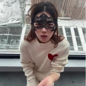 白领美女孙M瑶被包Y吞金的日子27V1.3G