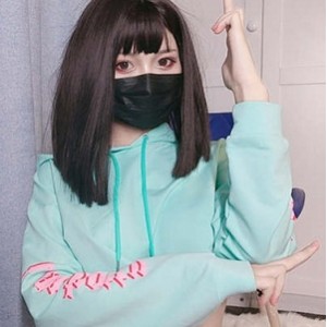 绝版合集福利姬白袜袜格罗吖最新作品21套18.3G，包含打粑粑视频