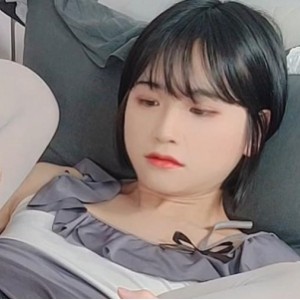 OnlyFans韩国TS主播Lua合集34V4.9G太会玩了