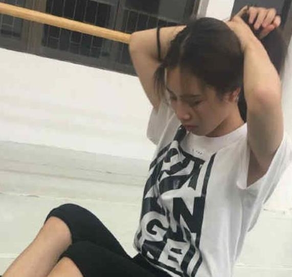 推特华裔萌妹自拍视频合集1部20G太诱人了