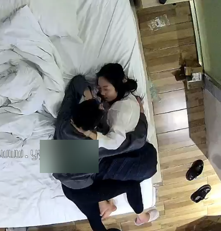 甜美女同学酒店私拍合集3对6.1G超清泄露