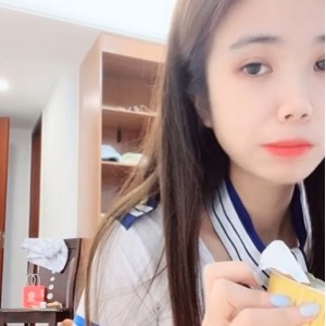 微博妮妮清纯合集60部56.4G优质眼镜妹