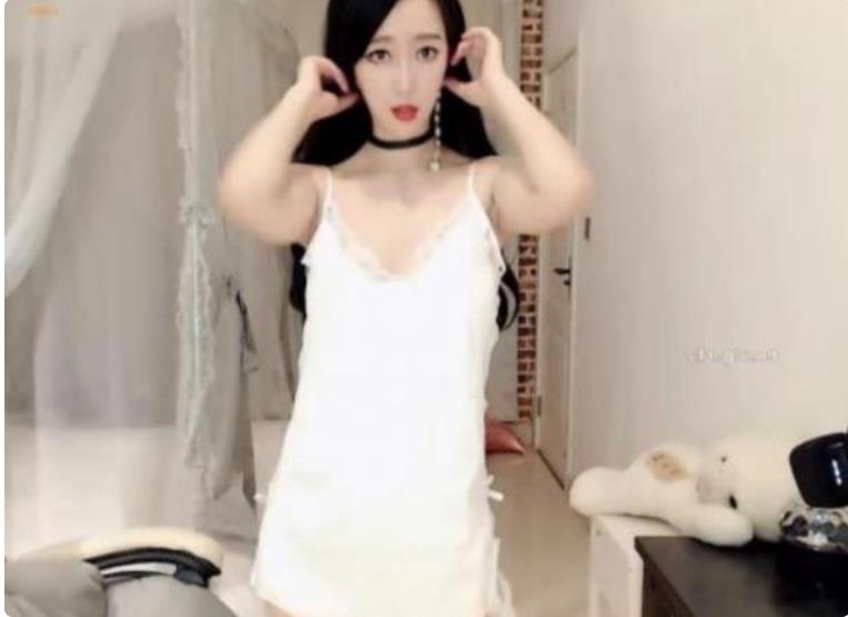 土豪定制美女主播(梦菲桐香)社保合集