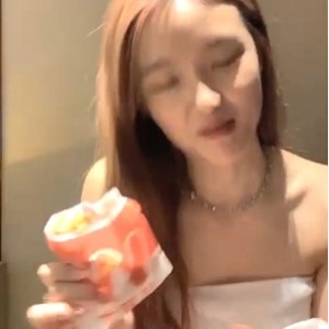 小艾小姐优质反差00后勾引亲哥34部53G