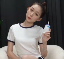 小脚丫诱惑热裤女神baby1V2.32G百度云资源绝美线条
