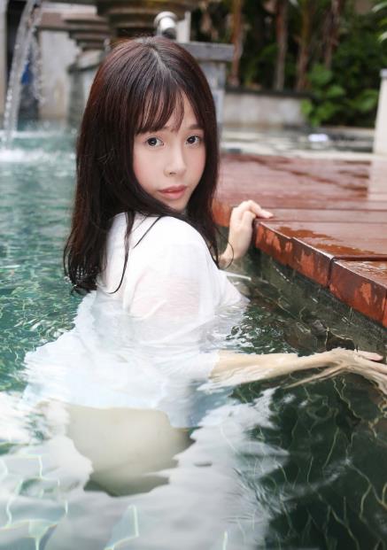 sifangtv妮妮与土豪爸爸直播成功会晤11V8.6G清纯小湿妹笑场袖珍合集